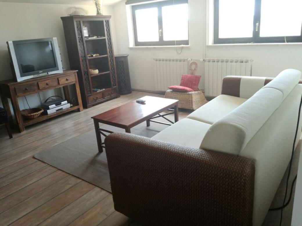 Nice, Cosy Studio Apartment With Shared Outdoor Pool Banjole Exterior photo